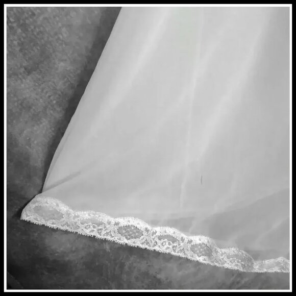 Vintage Nylon Chiffon Peignoir Set White 50s Retro Bridal Robe & Nightgown VFG - Picture 11 of 16